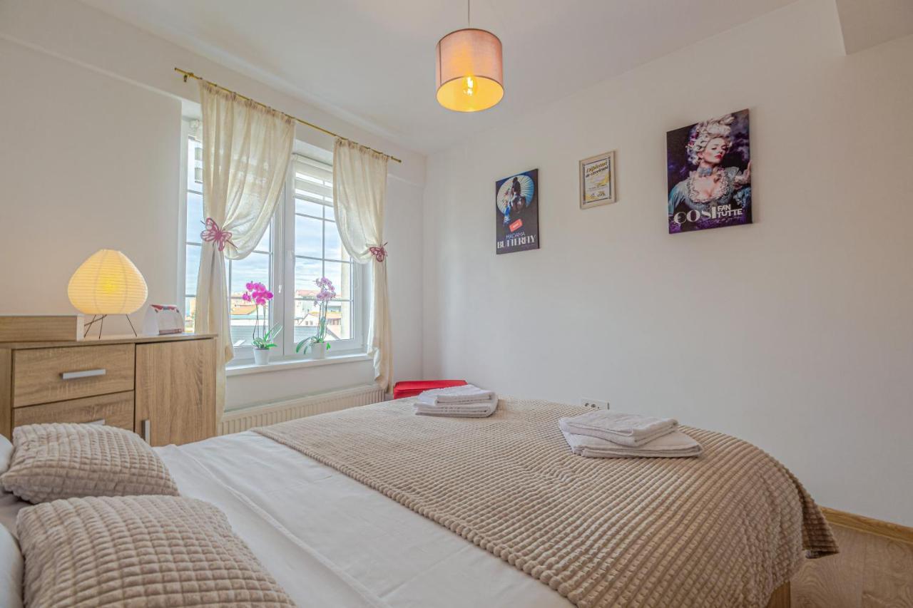 Opera Apart Appartement Braşov Buitenkant foto