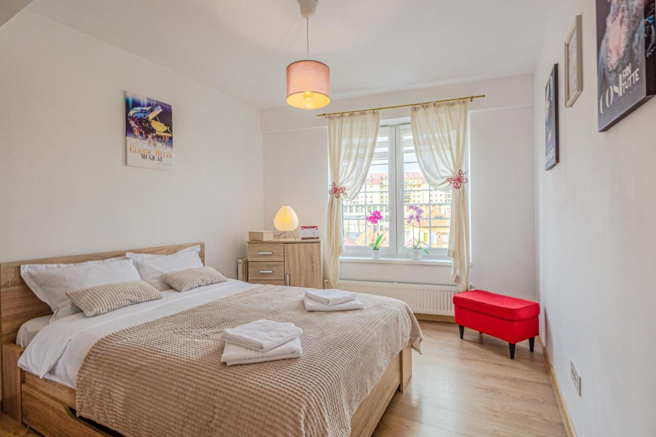Opera Apart Appartement Braşov Buitenkant foto