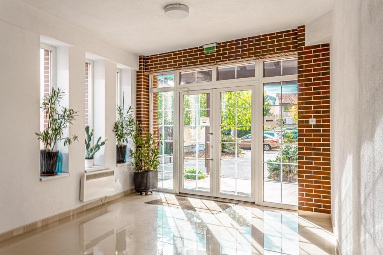 Opera Apart Appartement Braşov Buitenkant foto